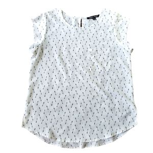 White short sleeved blouse with black arrow print